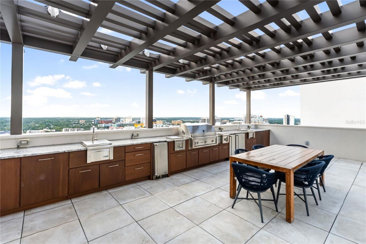540 N Tamiami Trail, Unit 702, Sarasota, FL 34236 Photo