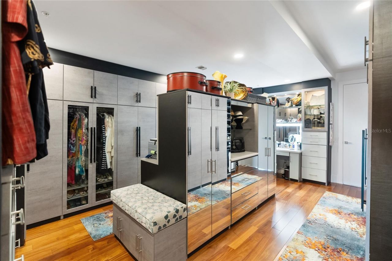 540 N Tamiami Trail, Unit 702, Sarasota, FL 34236 Photo