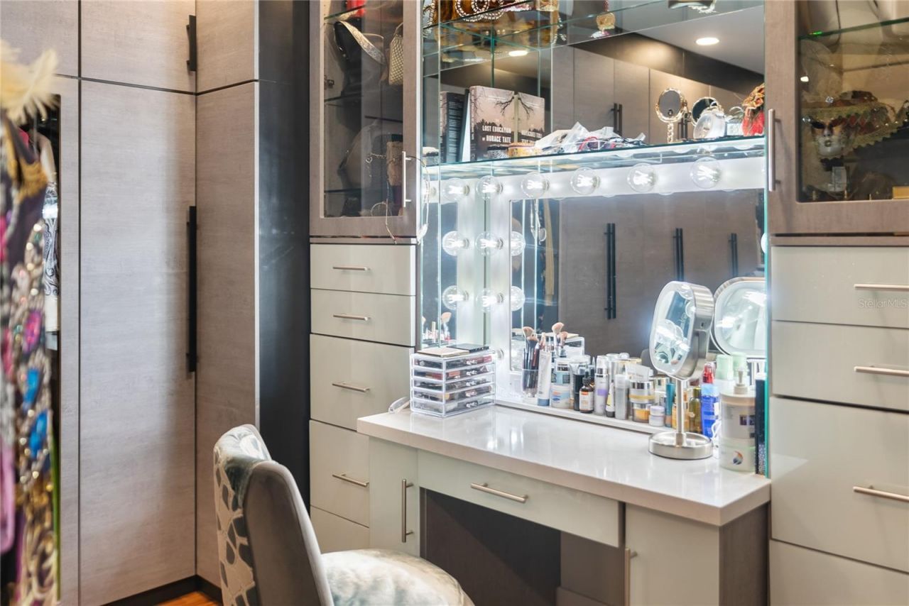 540 N Tamiami Trail, Unit 702, Sarasota, FL 34236 Photo