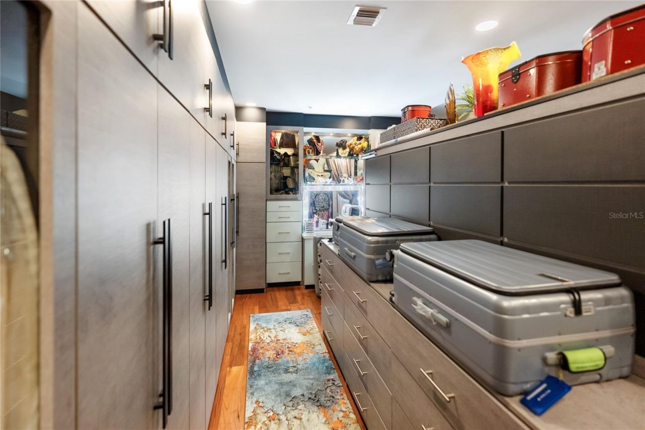 540 N Tamiami Trail, Unit 702, Sarasota, FL 34236 Photo