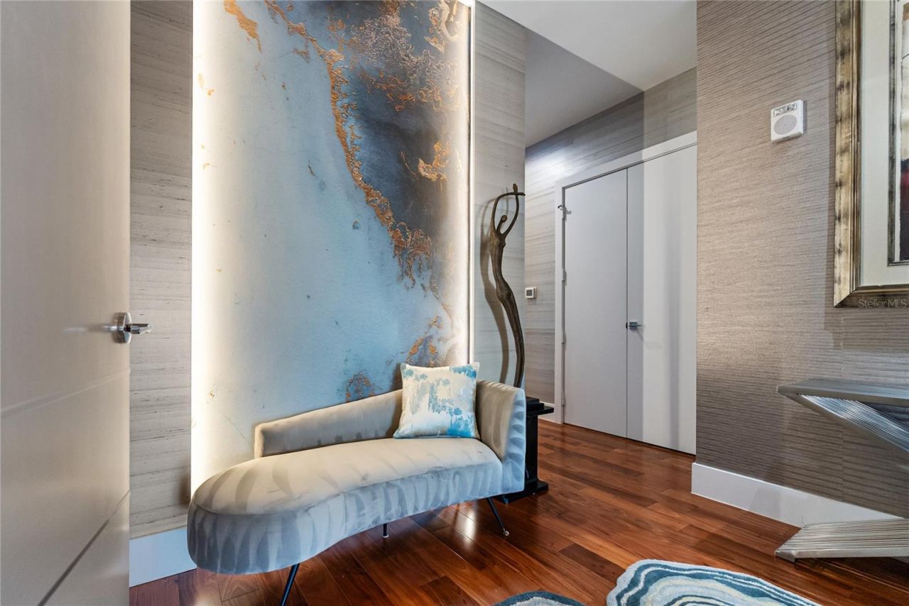 540 N Tamiami Trail, Unit 702, Sarasota, FL 34236 Photo