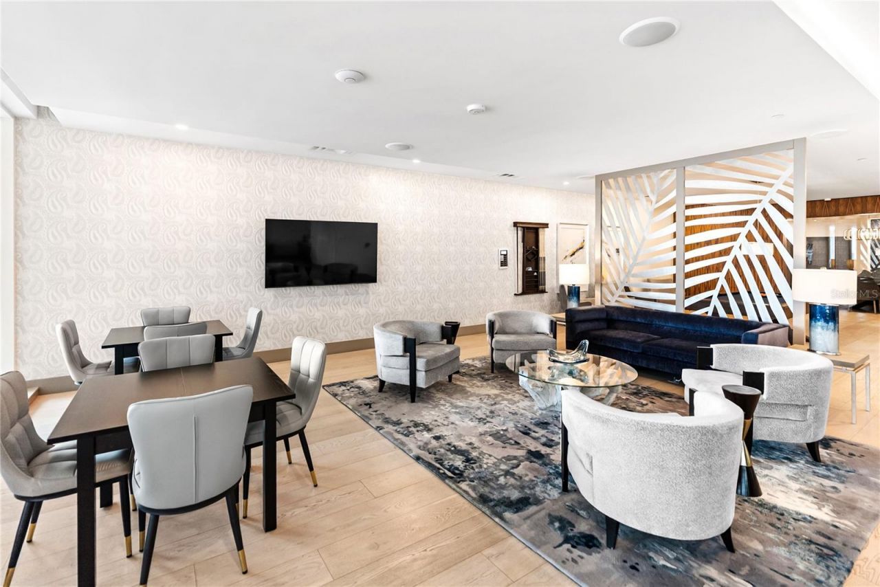 540 N Tamiami Trail, Unit 702, Sarasota, FL 34236 Photo