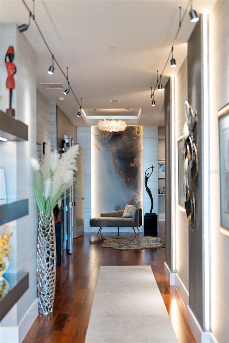 540 N Tamiami Trail, Unit 702, Sarasota, FL 34236 Photo