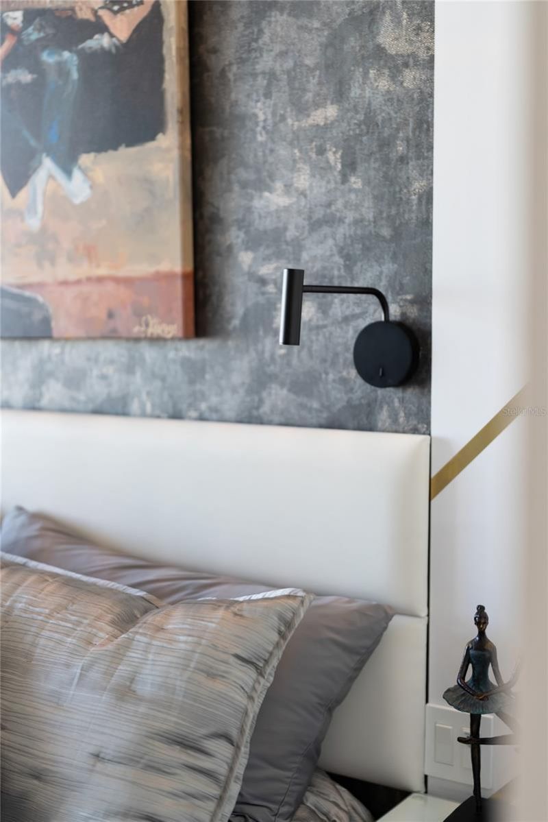 540 N Tamiami Trail, Unit 702, Sarasota, FL 34236 Photo