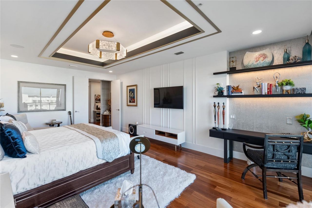 540 N Tamiami Trail, Unit 702, Sarasota, FL 34236 Photo