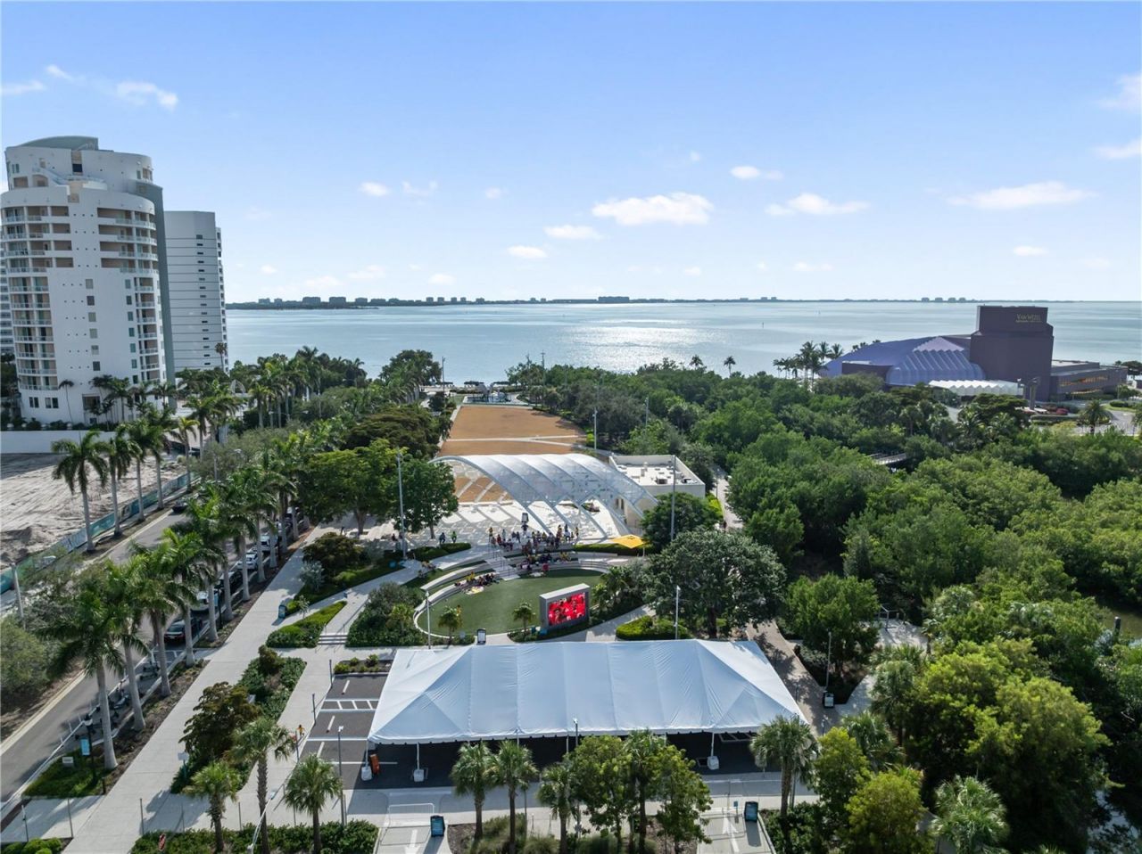 540 N Tamiami Trail, Unit 702, Sarasota, FL 34236 Photo
