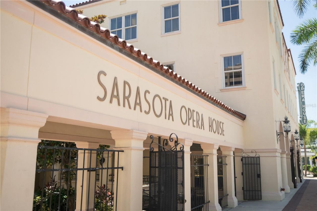540 N Tamiami Trail, Unit 702, Sarasota, FL 34236 Photo