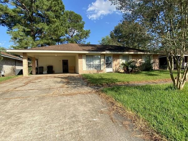 2046 Oak Grove Dr, Baton Rouge, LA 70815