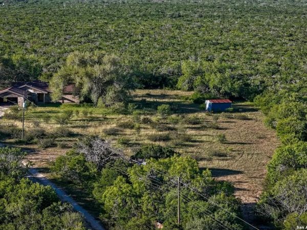 000 County Line Rd # 120, Beeville, TX 78102