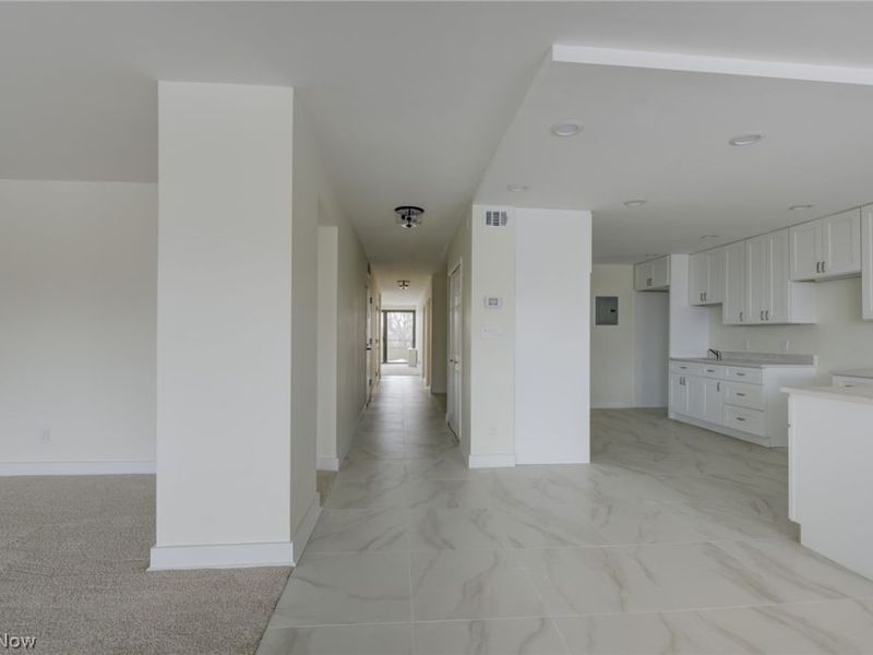 2 Bratenahl Place, Unit 2D, Bratenahl, OH 44108 Photo 11