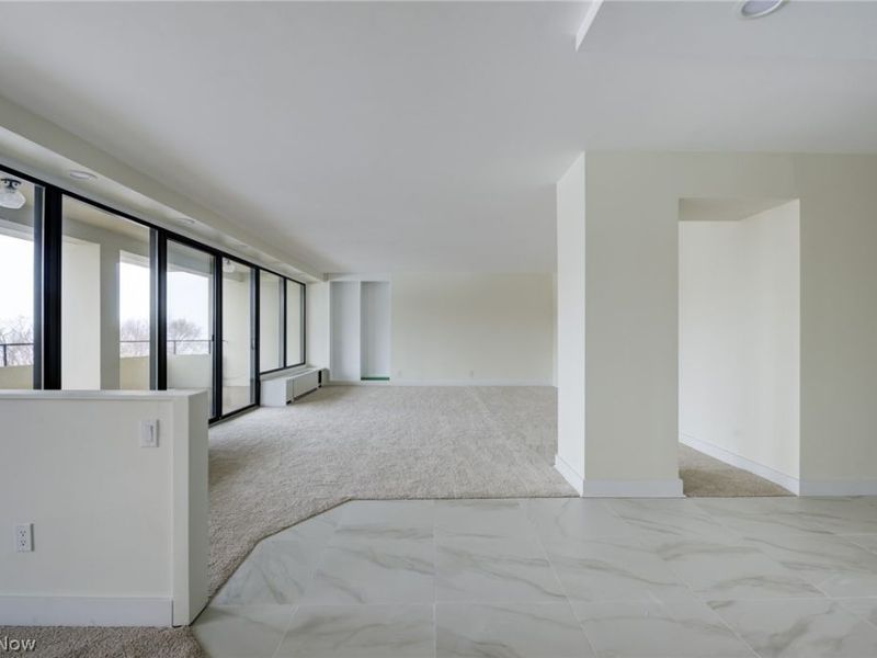 2 Bratenahl Place, Unit 2D, Bratenahl, OH 44108 Photo 13