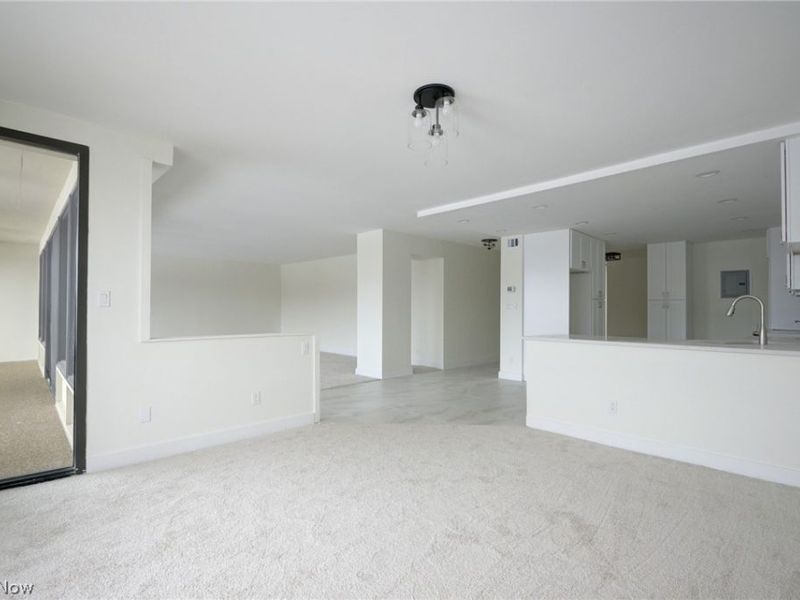 2 Bratenahl Place, Unit 2D, Bratenahl, OH 44108 Photo 14