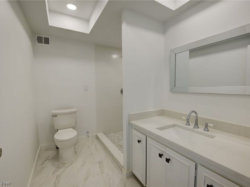 2 Bratenahl Place, Unit 2D, Bratenahl, OH 44108 Photo 23