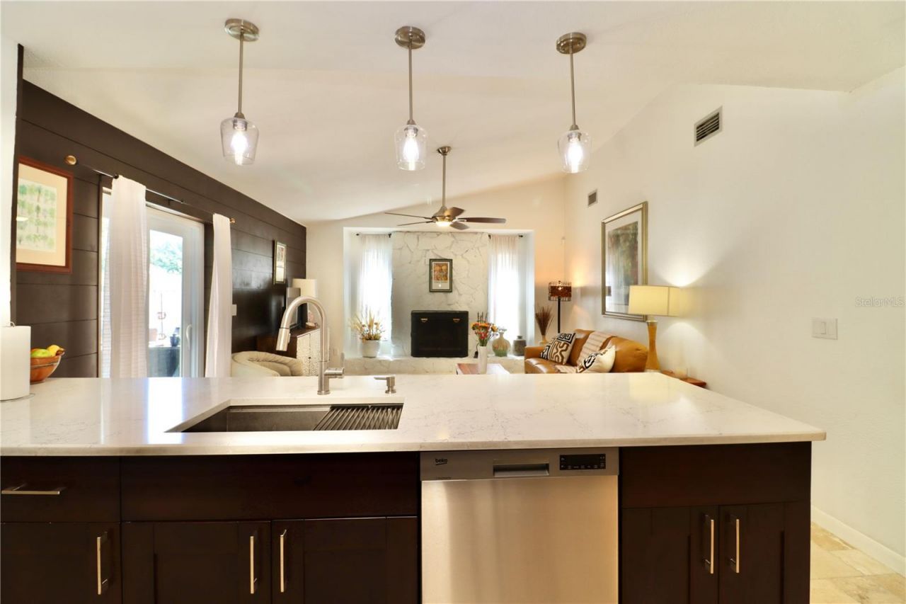 9200 Walsingham Road, Largo, FL 33773 Photo