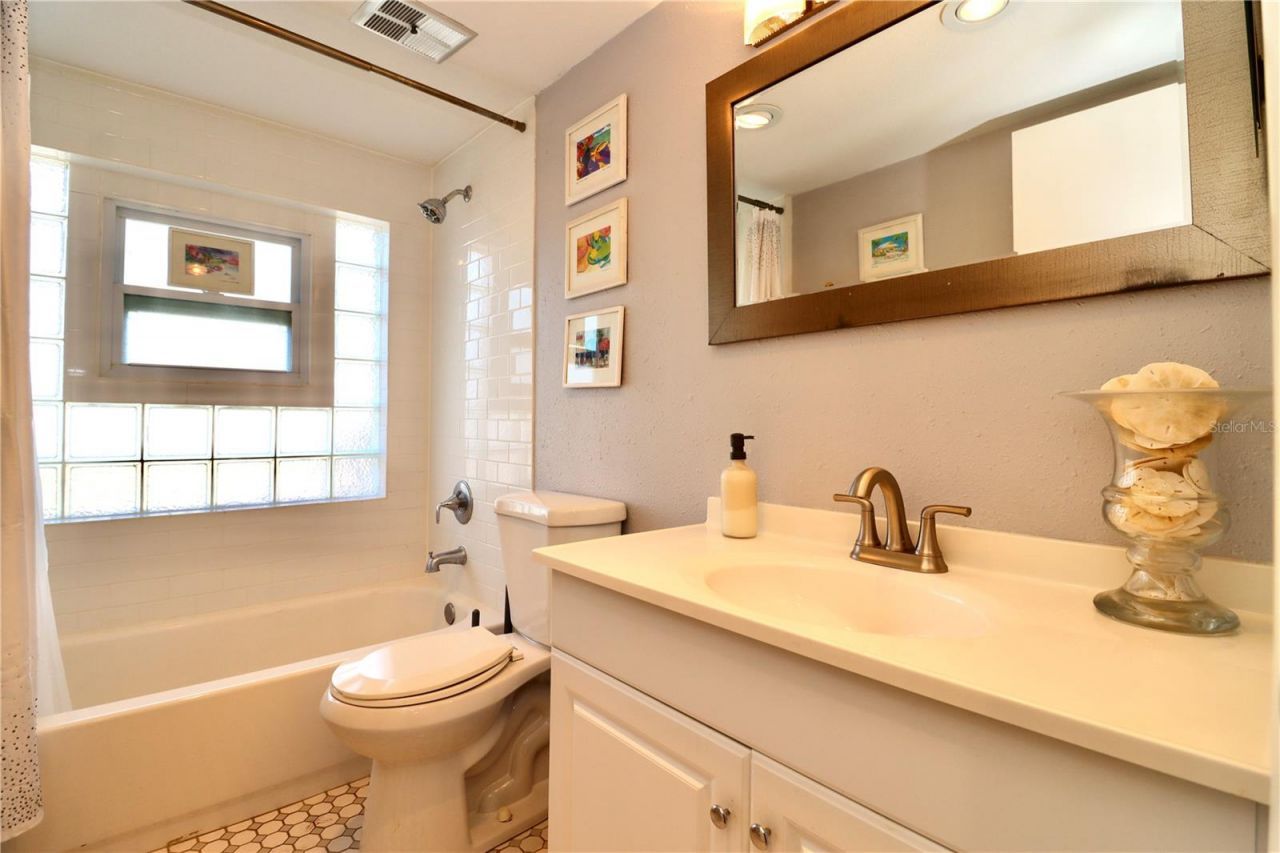 9200 Walsingham Road, Largo, FL 33773 Photo