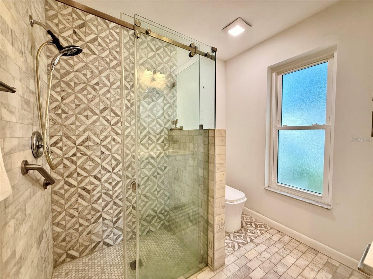 9200 Walsingham Road, Largo, FL 33773 Photo