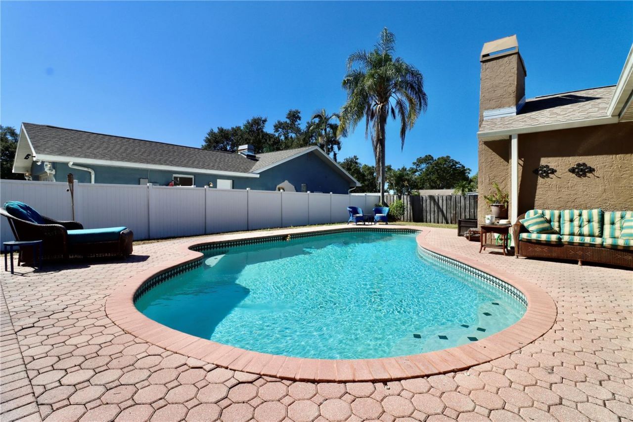 9200 Walsingham Road, Largo, FL 33773 Photo