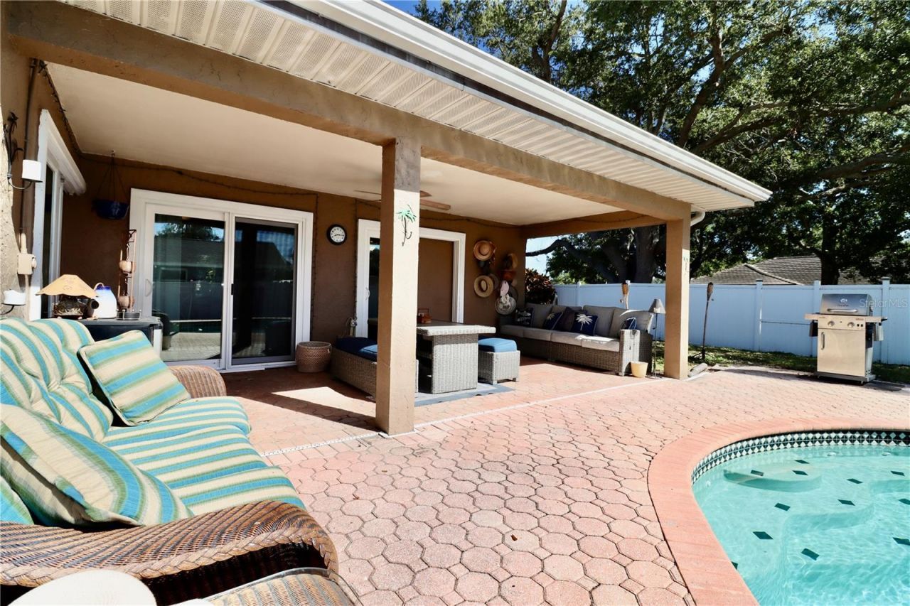 9200 Walsingham Road, Largo, FL 33773 Photo