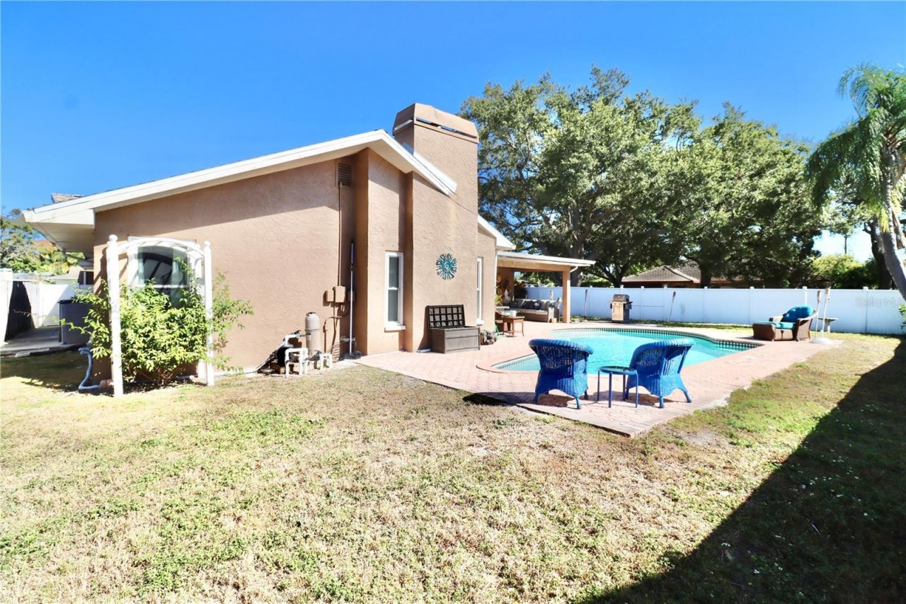 9200 Walsingham Road, Largo, FL 33773 Photo