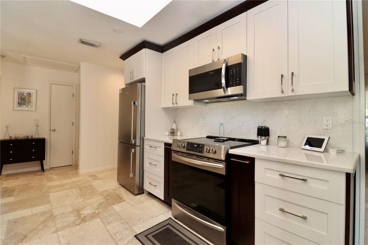 9200 Walsingham Road, Largo, FL 33773 Photo