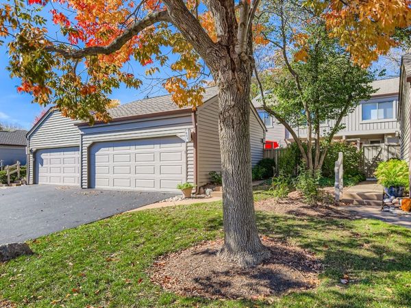 668 Shoreline Road, Lake Barrington, IL 60010