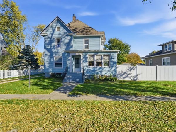 208 N Jackson Street, Flanagan, IL 61740