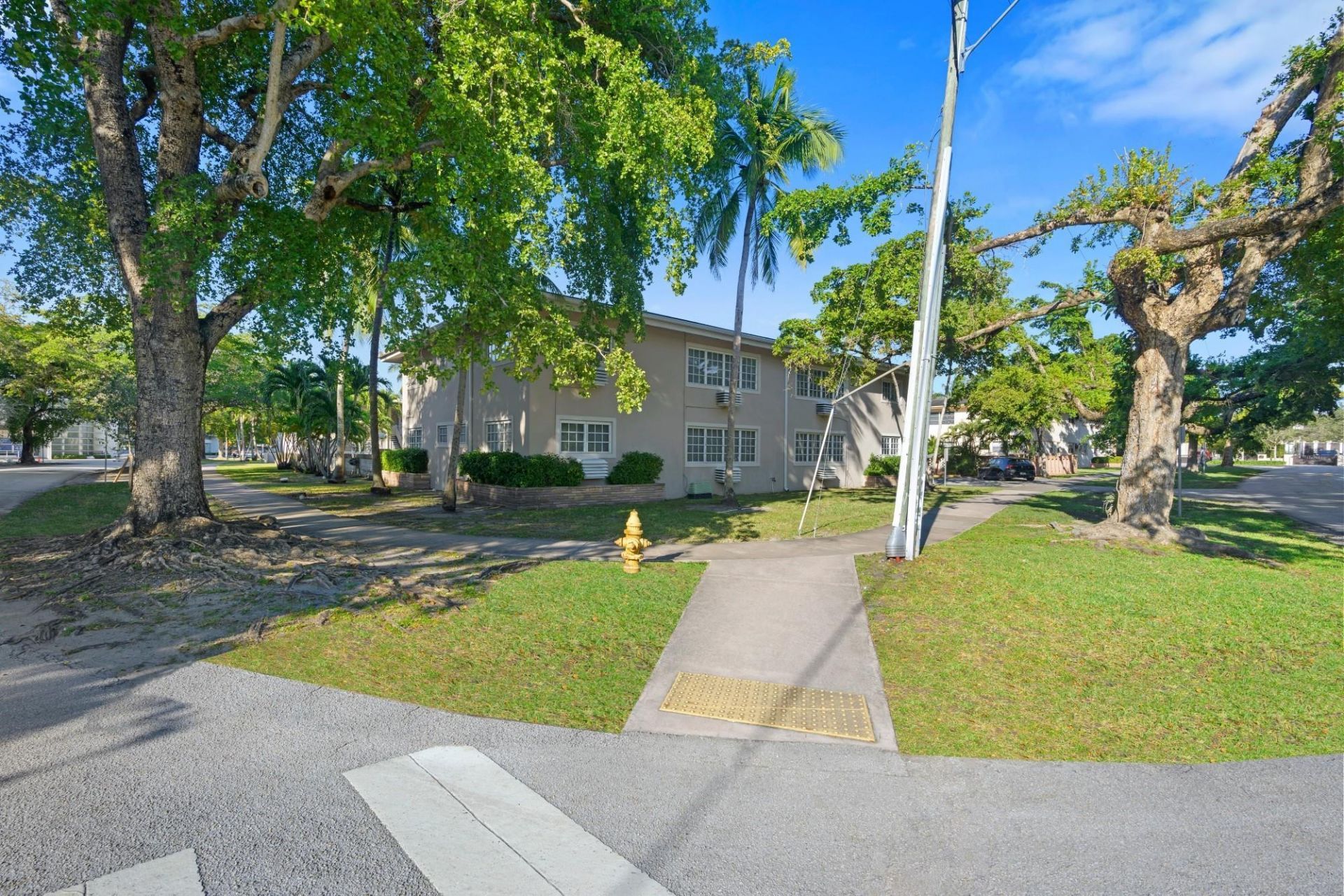 6565 Santona Street, Unit B16, Coral Gables, FL 33146 Photo