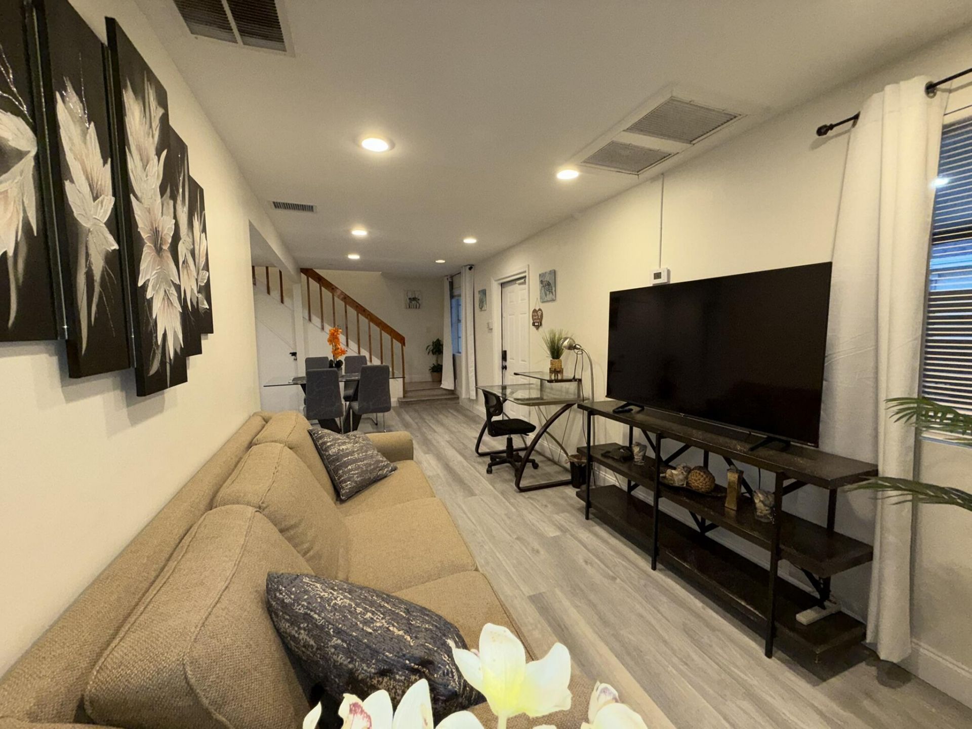 1613 Sherwood Avenue, Mangonia Park, FL 33407 Photo