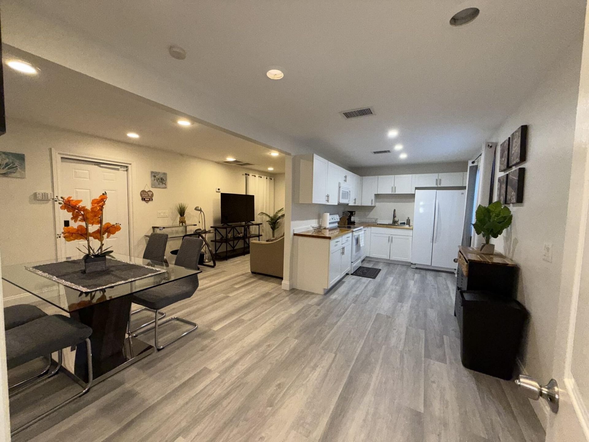 1613 Sherwood Avenue, Mangonia Park, FL 33407 Photo