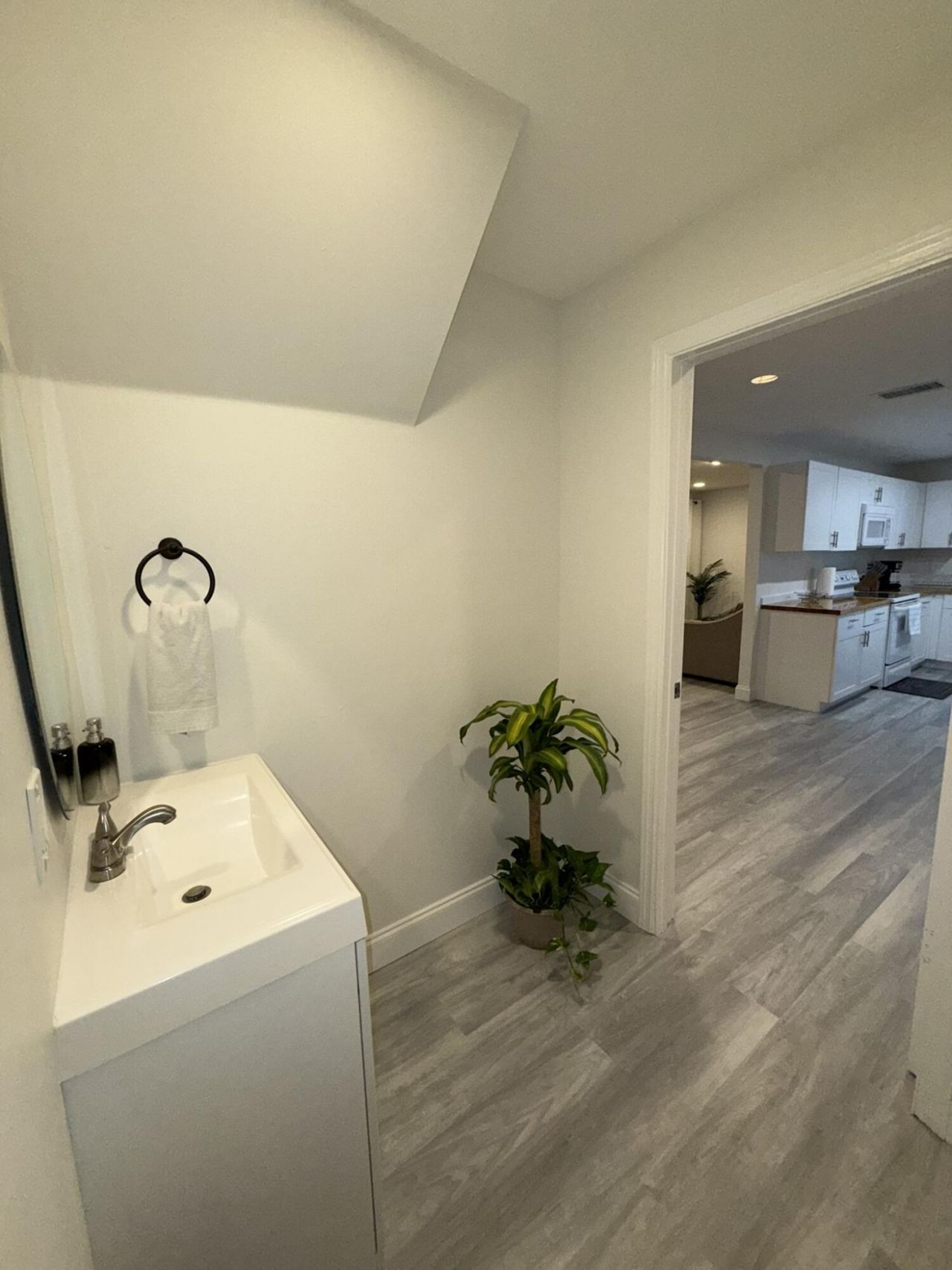 1613 Sherwood Avenue, Mangonia Park, FL 33407 Photo