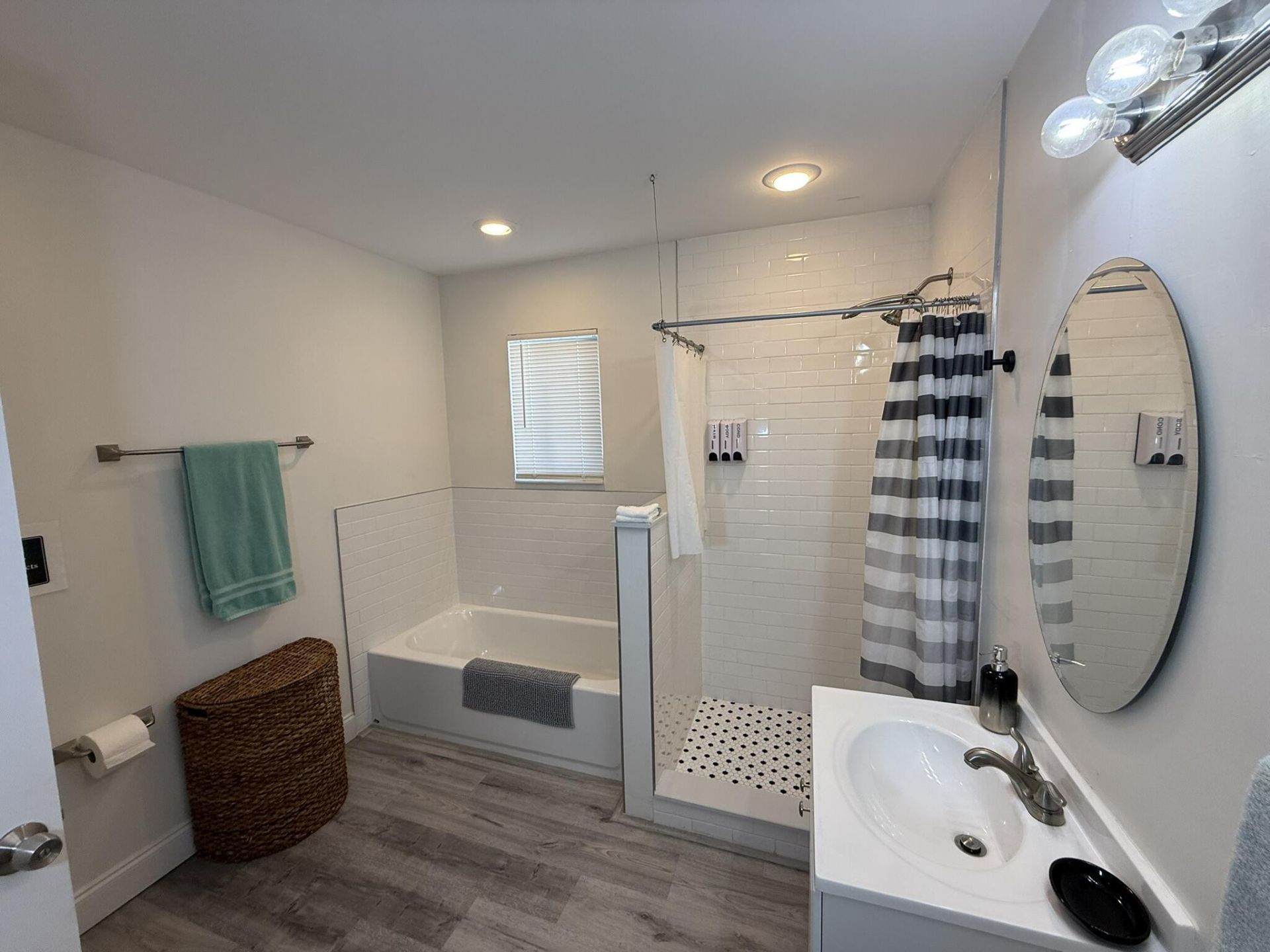 1613 Sherwood Avenue, Mangonia Park, FL 33407 Photo