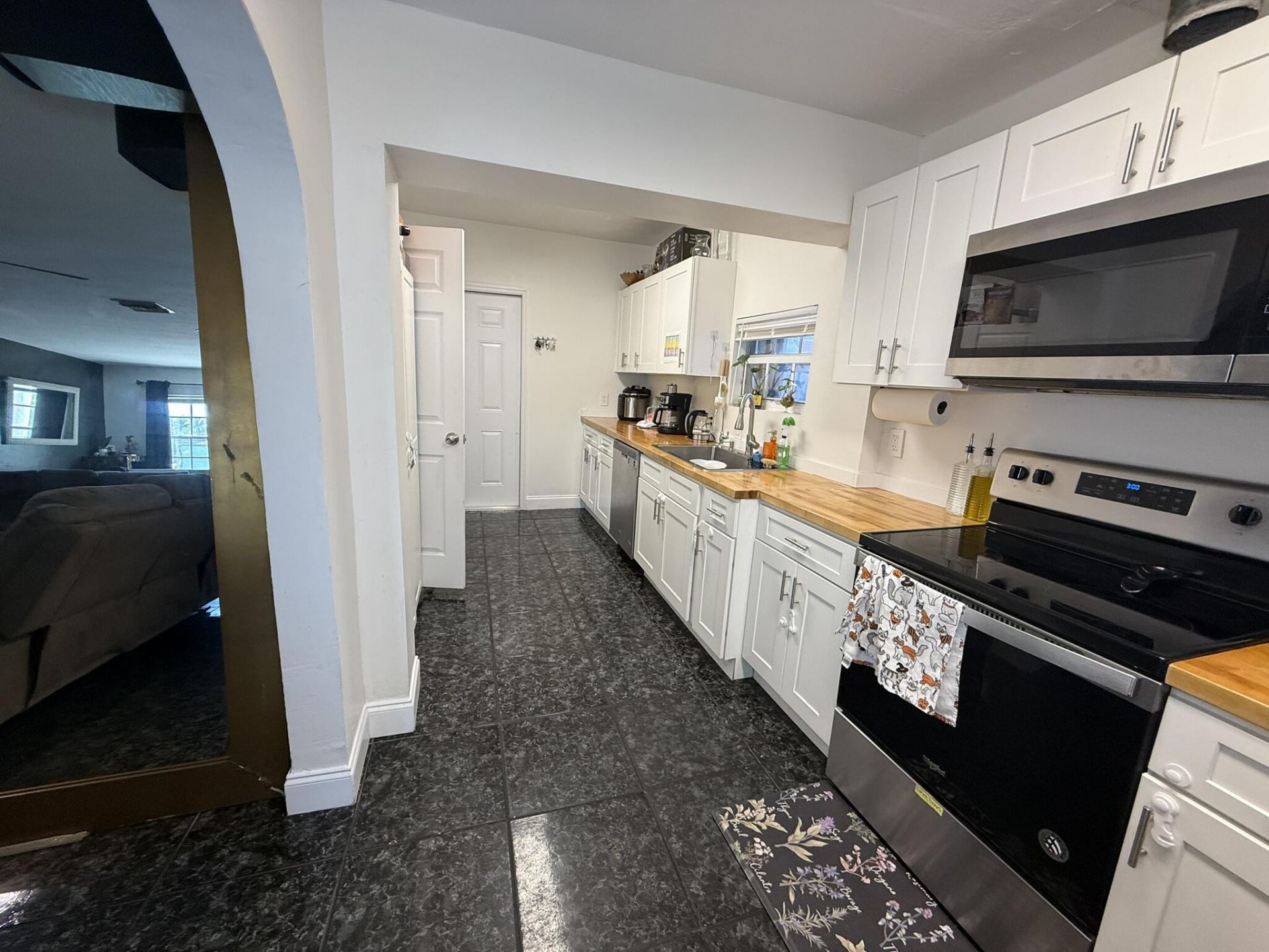 1613 Sherwood Avenue, Mangonia Park, FL 33407 Photo