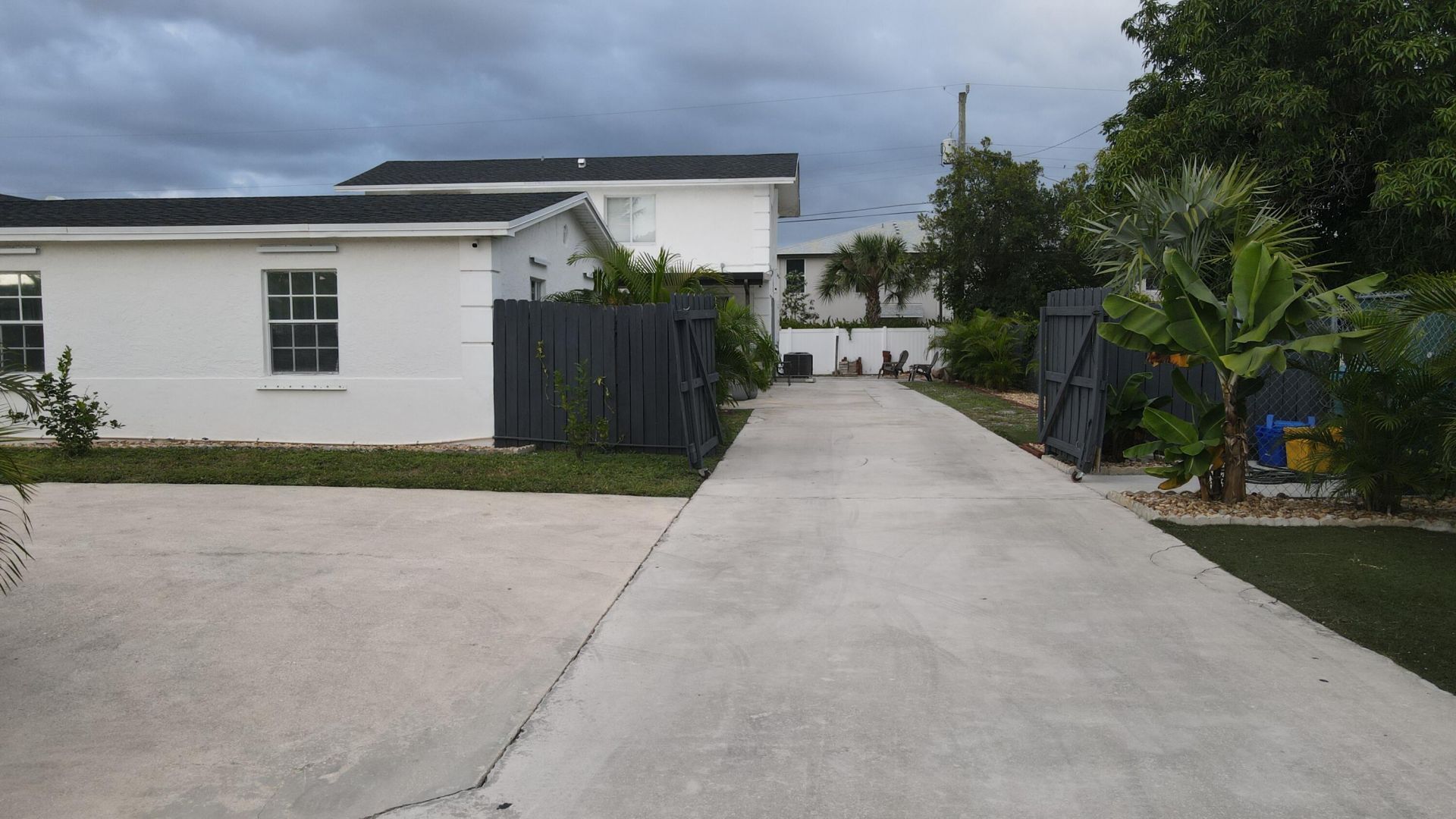 1613 Sherwood Avenue, Mangonia Park, FL 33407 Photo