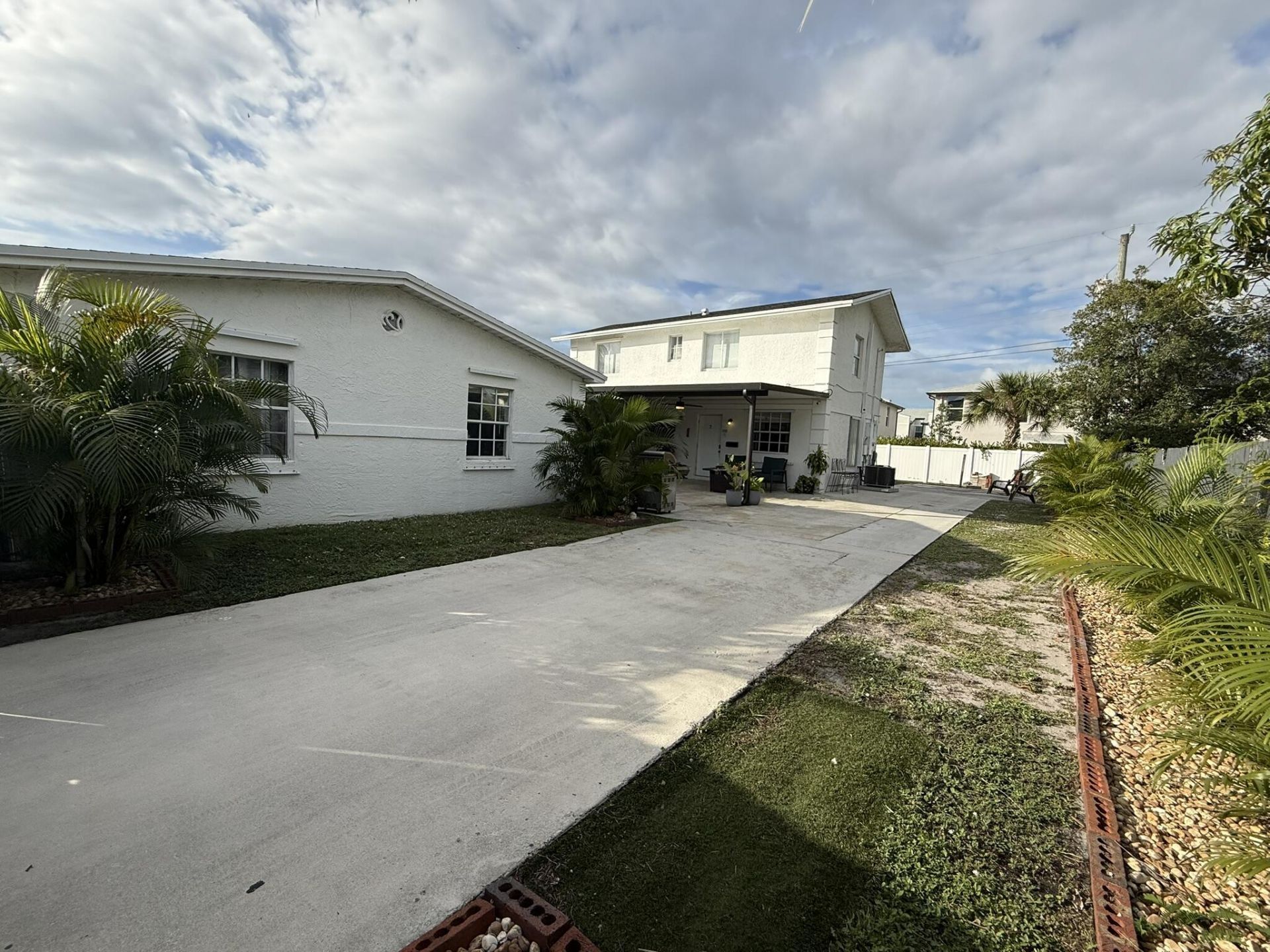 1613 Sherwood Avenue, Mangonia Park, FL 33407 Photo