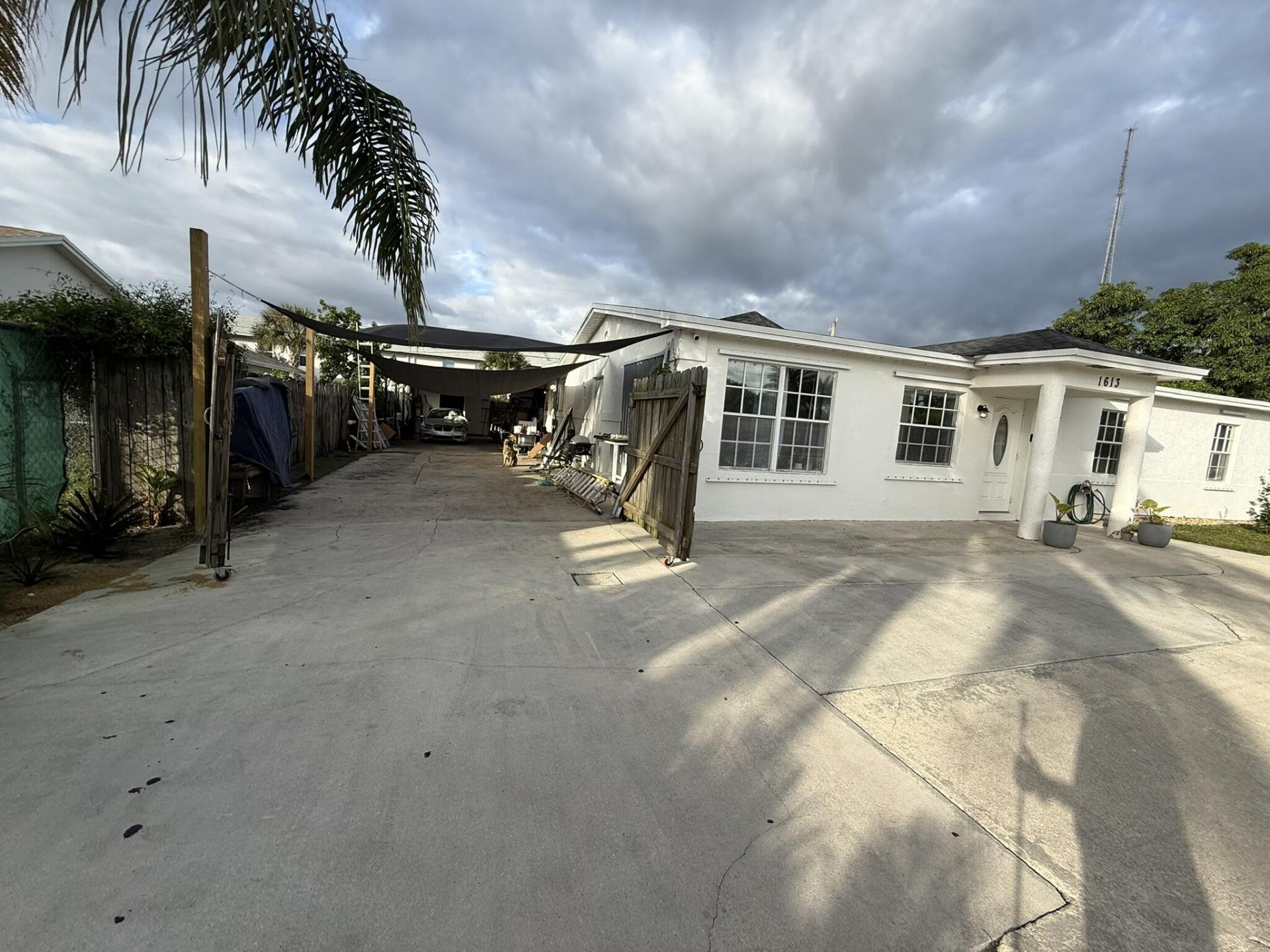 1613 Sherwood Avenue, Mangonia Park, FL 33407 Photo