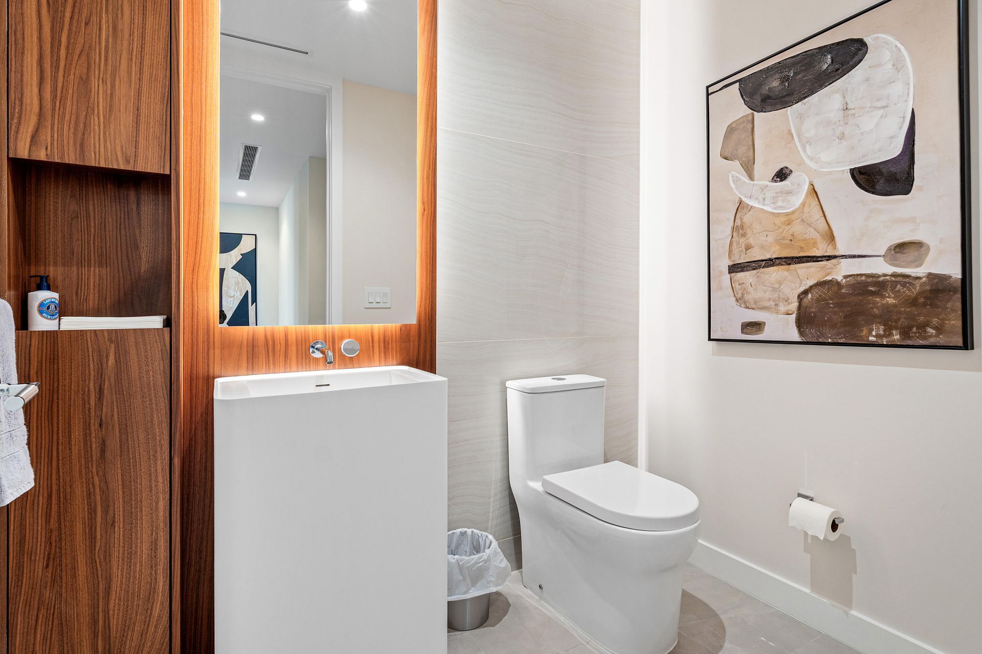 220 SE Mizner Boulevard, Unit 810, Boca Raton, FL 33432 Photo