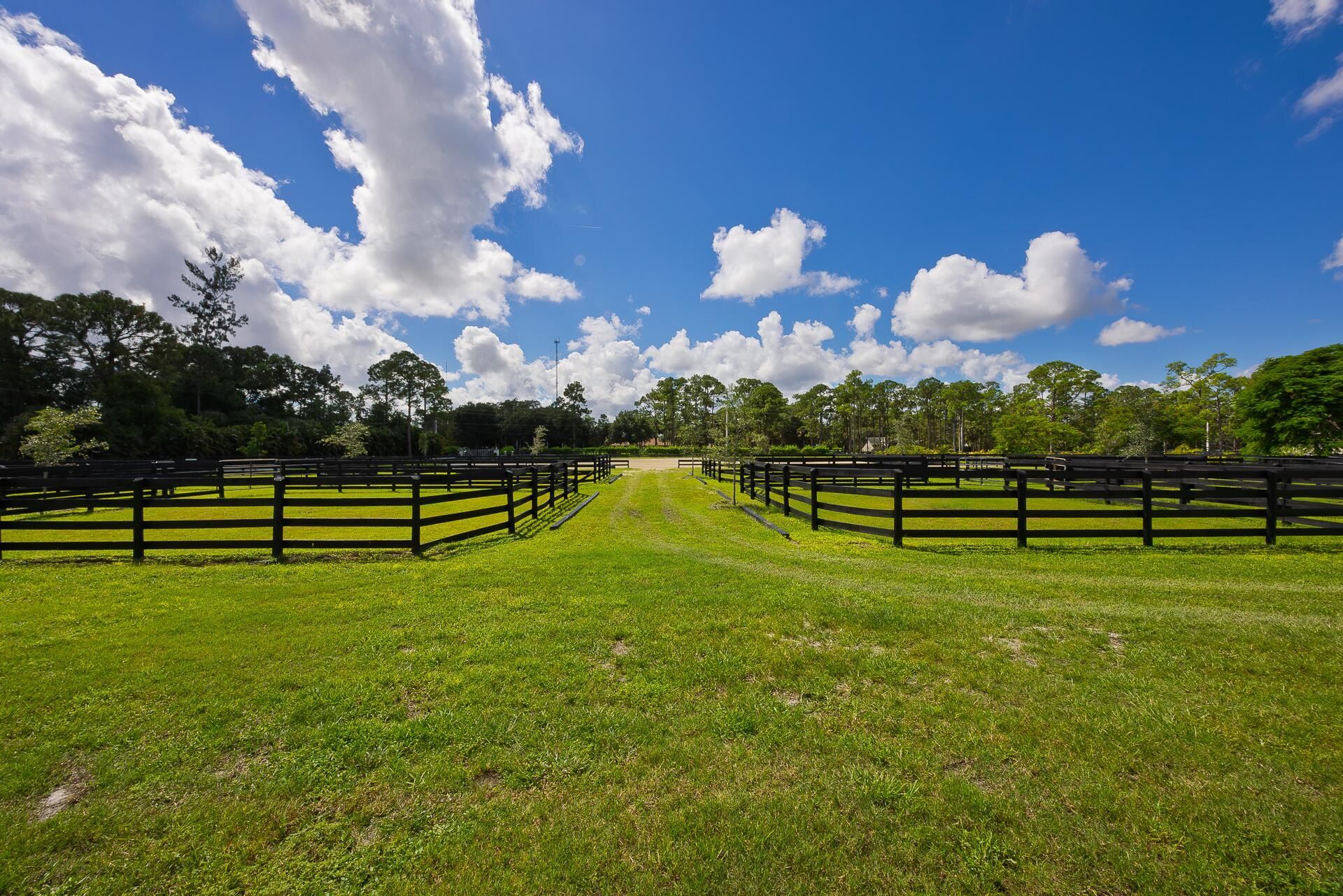 10601 Tamis Trail, Unit (Stalls), Lake Worth, FL 33449 Photo