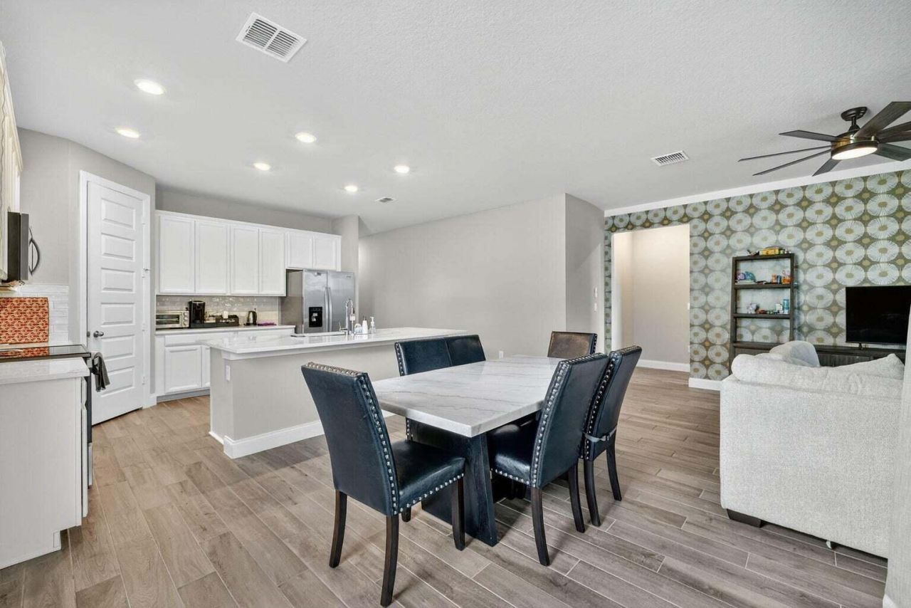 6544 NW Cloverdale Avenue, Port Saint Lucie, FL 34987 Photo