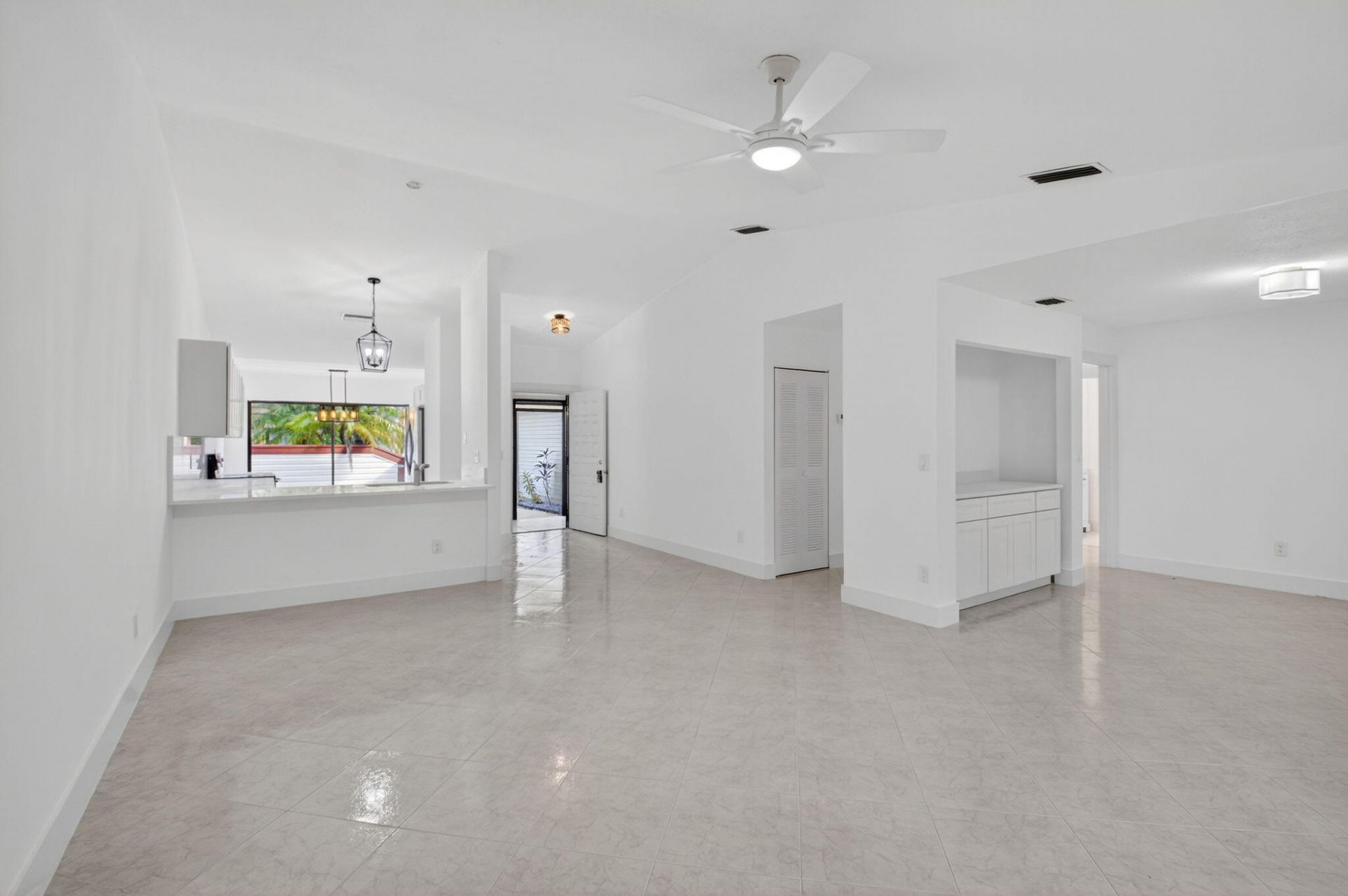 29 Fawlkland Circle, Boynton Beach, FL 33426 Photo