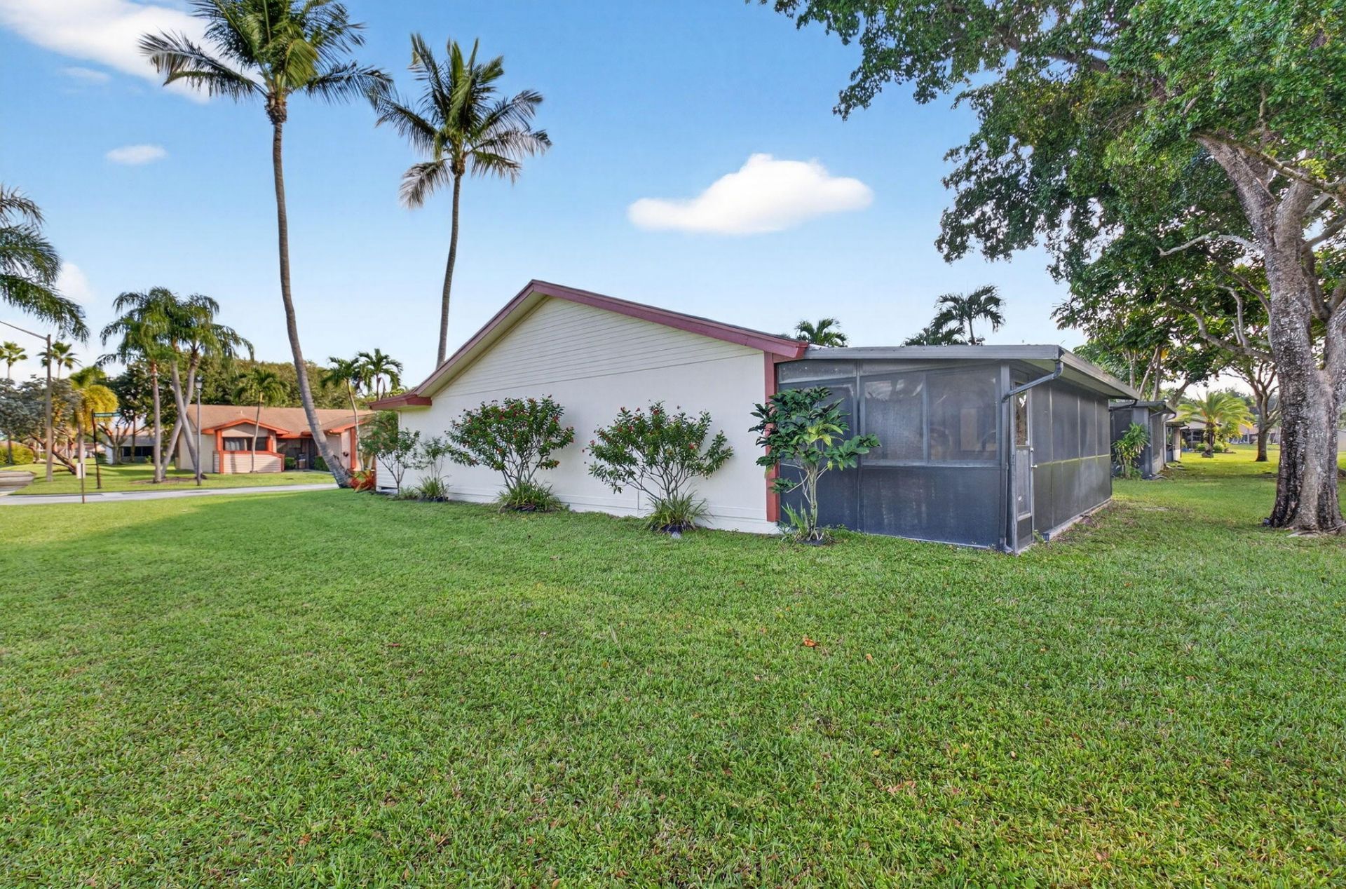 29 Fawlkland Circle, Boynton Beach, FL 33426 Photo