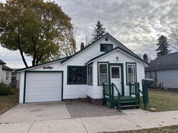 112 E Ave B Avenue, Newberry, MI 49868