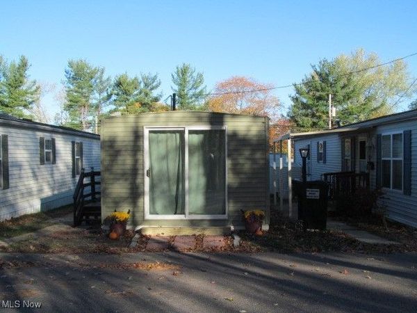 9735 Chillicothe Road, Unit 5, Kirtland, OH 44094