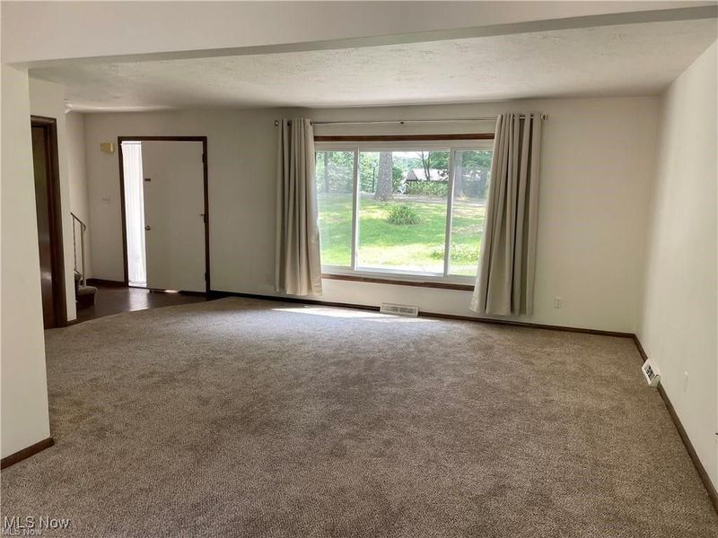 4435 Ridgedale Drive, Uniontown, OH 44319 Photo 2