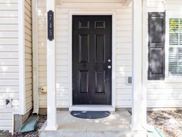 745 Crestwell Circle SW, Atlanta, GA 30331
