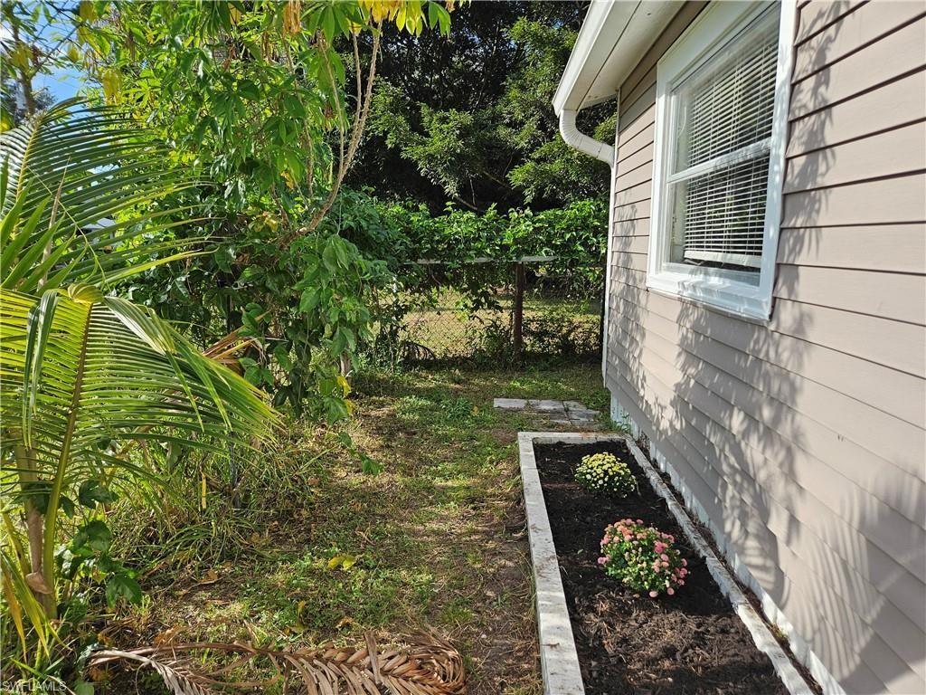 1322 Old Bridge Rd, North Fort Myers, FL 33917 Photo