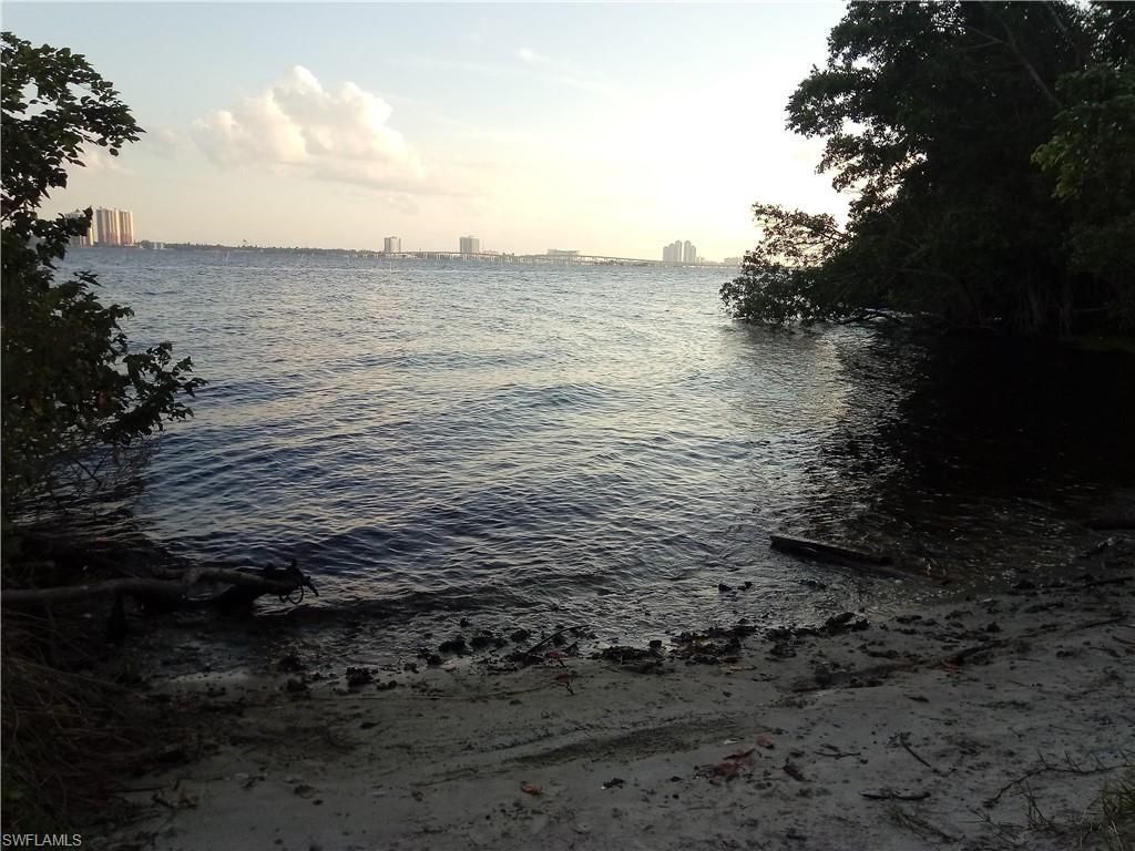 1322 Old Bridge Rd, North Fort Myers, FL 33917 Photo