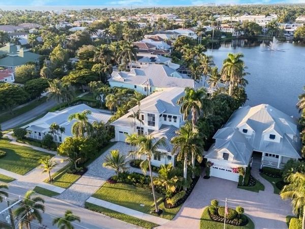 493 8th AVE S, NAPLES, FL 34102