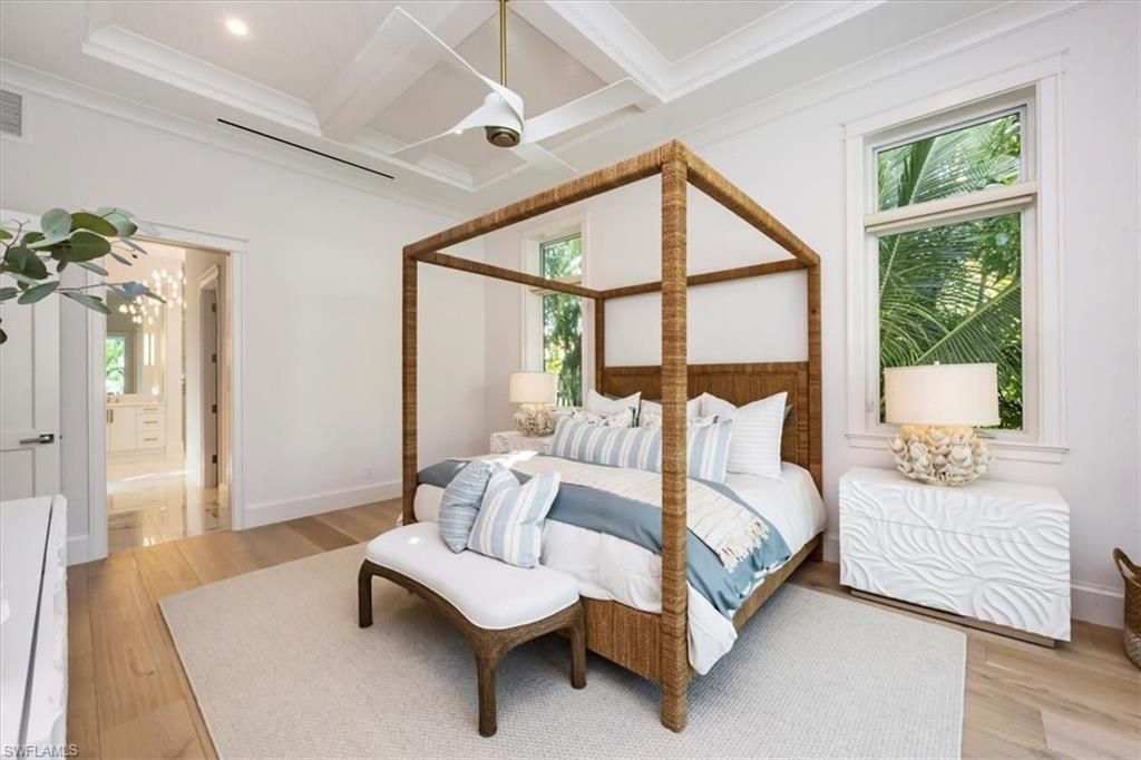 493 8th Ave S, Naples, FL 34102 Photo