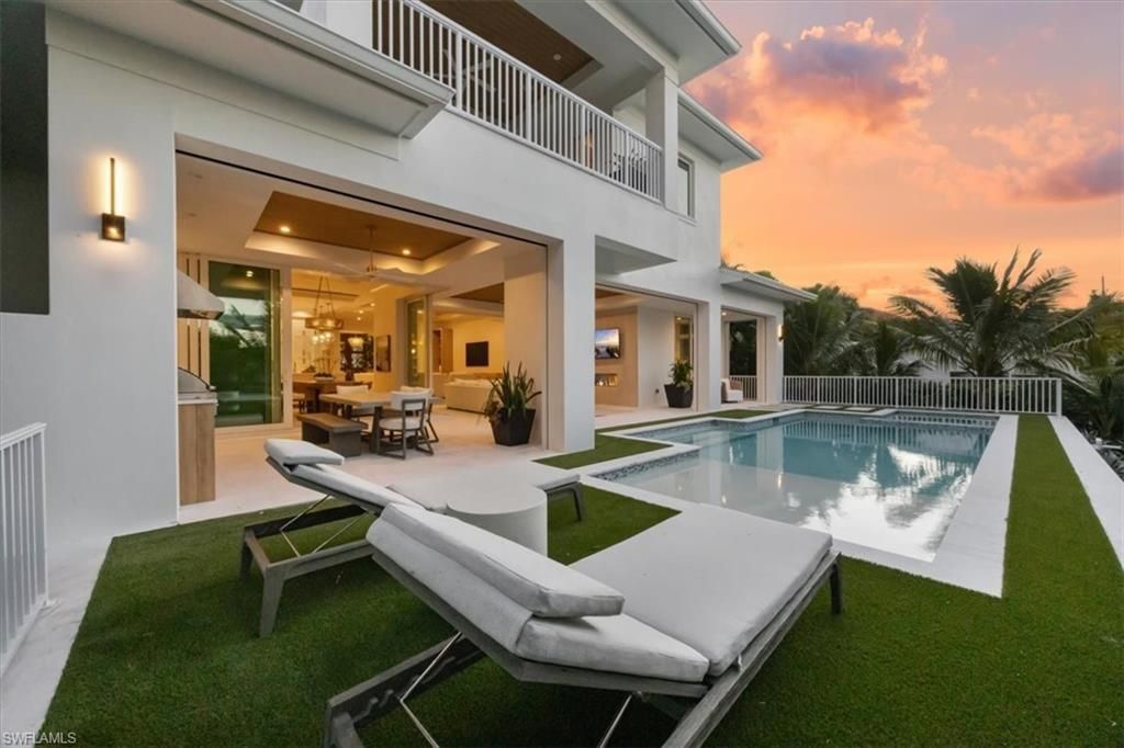 493 8th Ave S, Naples, FL 34102 Photo