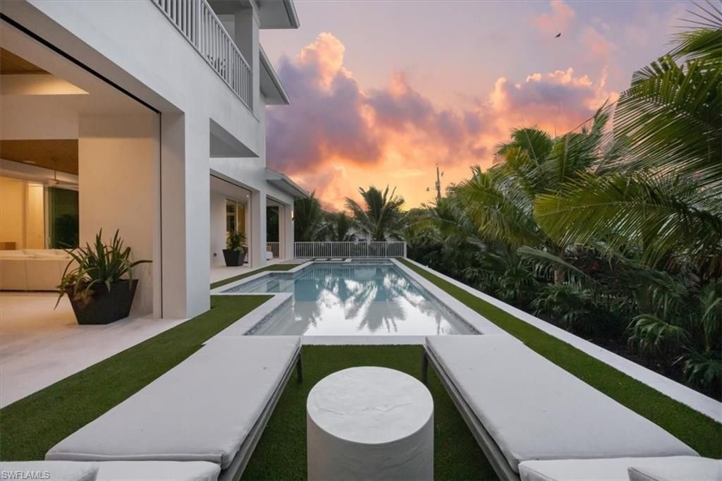 493 8th Ave S, Naples, FL 34102 Photo